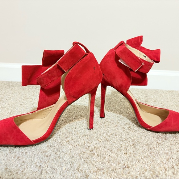 Red High Heels with Pointed Toe and Dramatic Bow - Picture 7 of 11